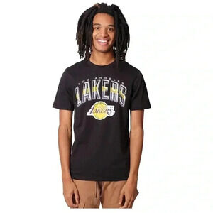 (32)NWT  NBA Los Angeles Lakers tshirt